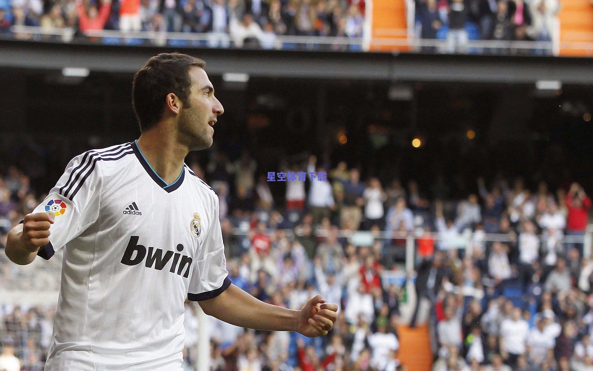 蝶泳名将张雨菲再创佳绩 破亚洲纪录夺冠